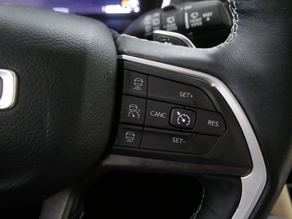 Used 2022 Jeep Grand Cherokee L Limited image 23