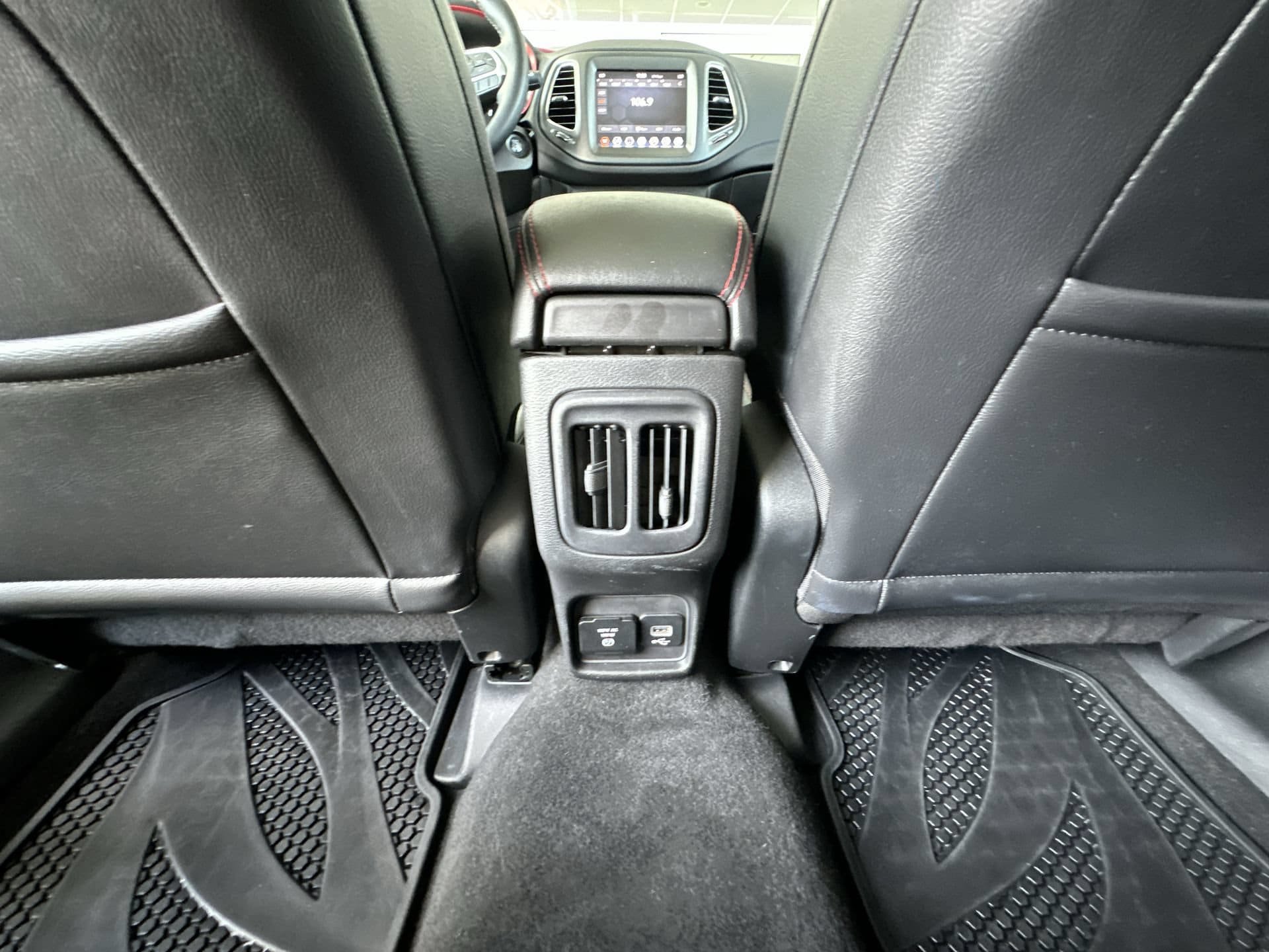 Used 2017 Jeep Compass Trailhawk w/ Leather Interior Group AWD/4WD image 21