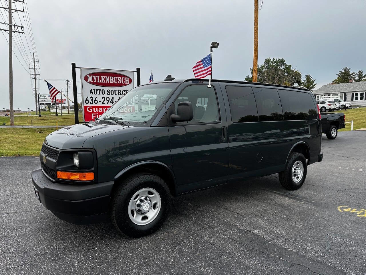Used 2017 Chevrolet Express 2500 LS image 2