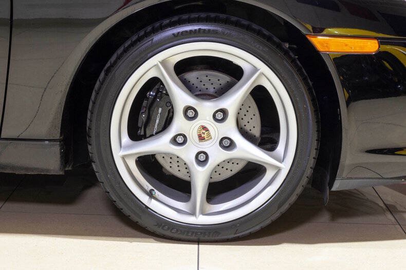 Used 2004 Porsche 911 Carrera RWD image 30
