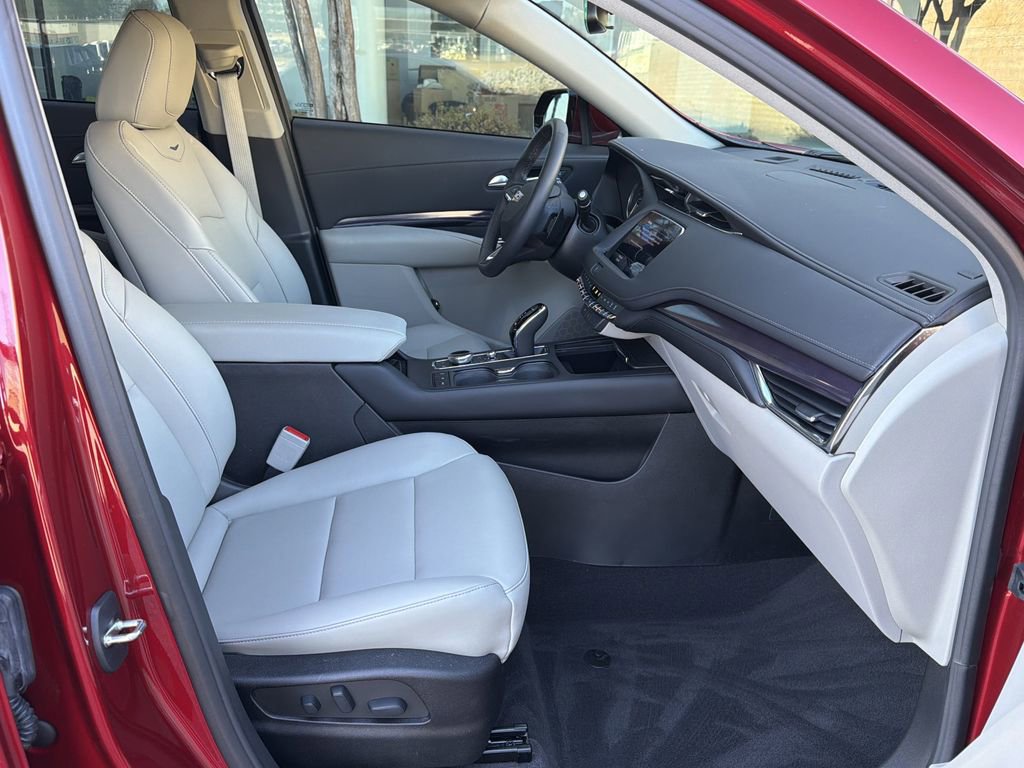 Certified 2023 Cadillac XT4 Luxury image 13