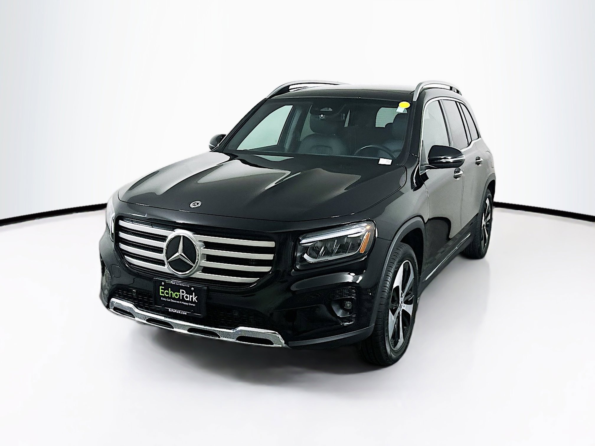 Used 2025 Mercedes-Benz GLB 250 4MATIC image 3