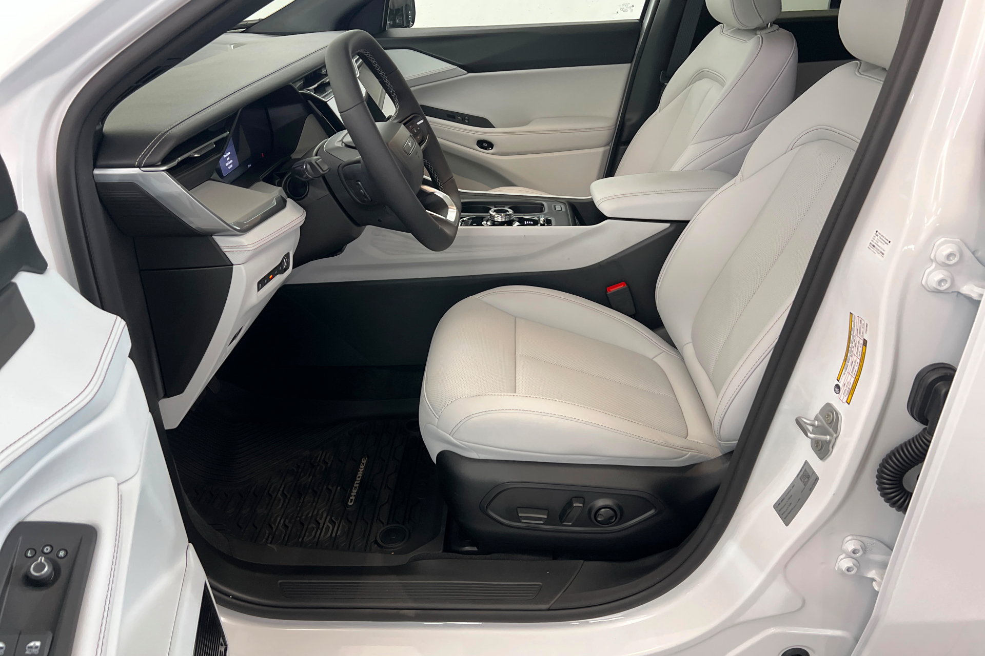 New 2026 Jeep Cherokee Limited AWD/4WD image 17