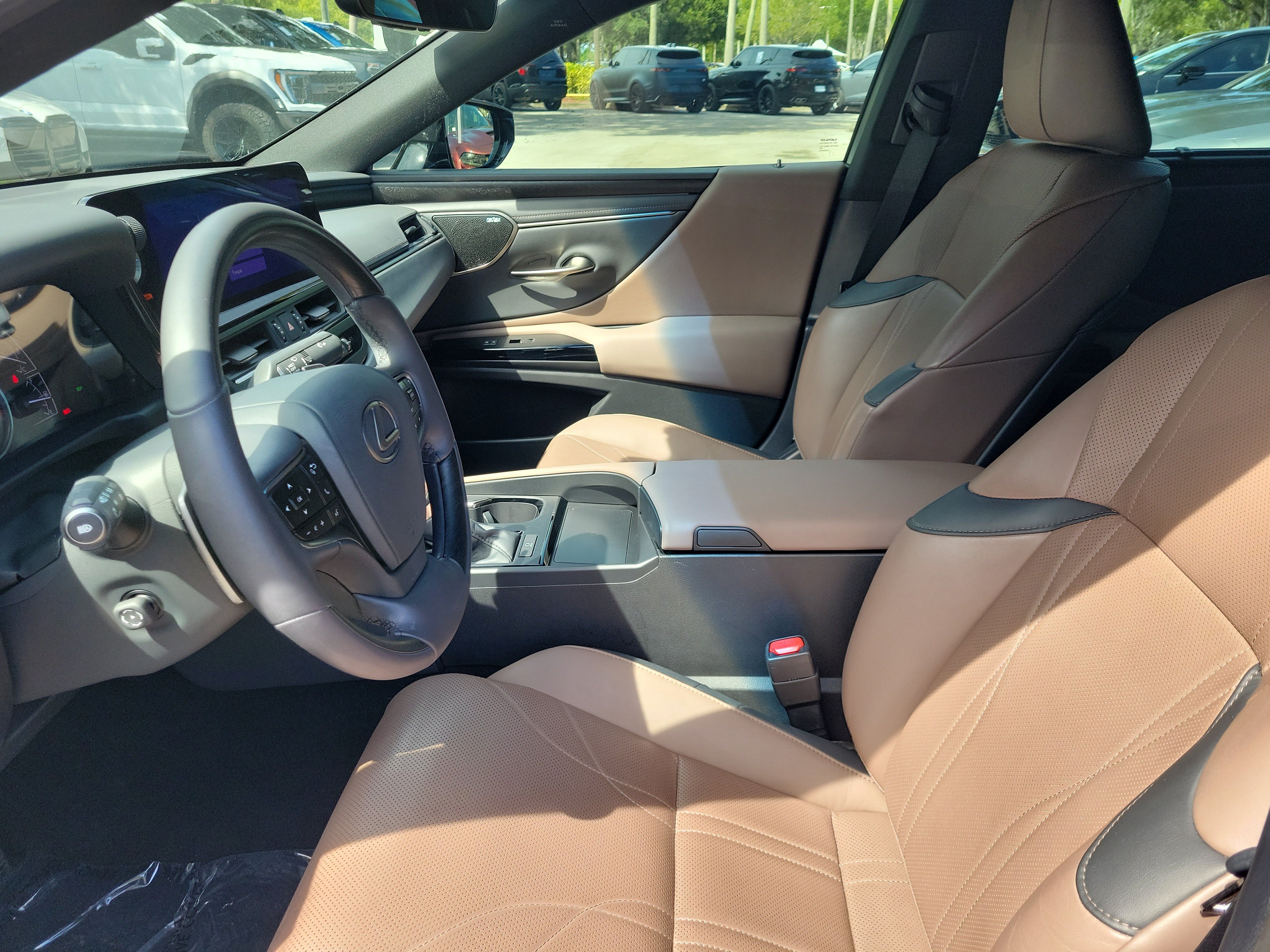 Used 2024 Lexus ES 350 Ultra Luxury w/ Accessory Package (Z2) FWD image 12