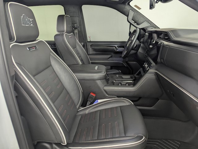 Used 2025 GMC Sierra 2500 AT4X w/ AT4X AEV Edition image 28
