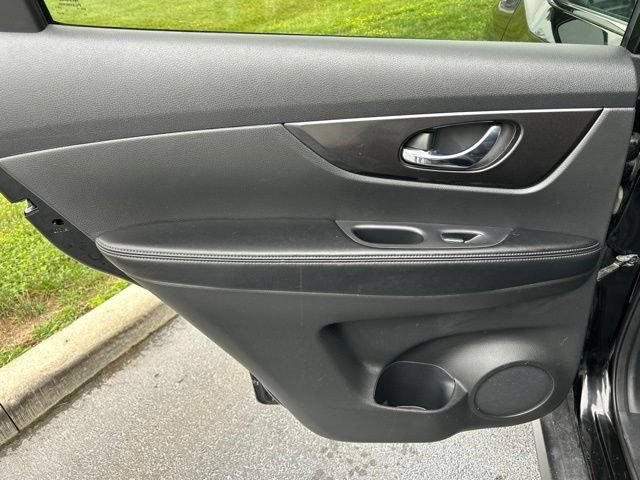 Used 2019 Nissan Rogue AWD image 43