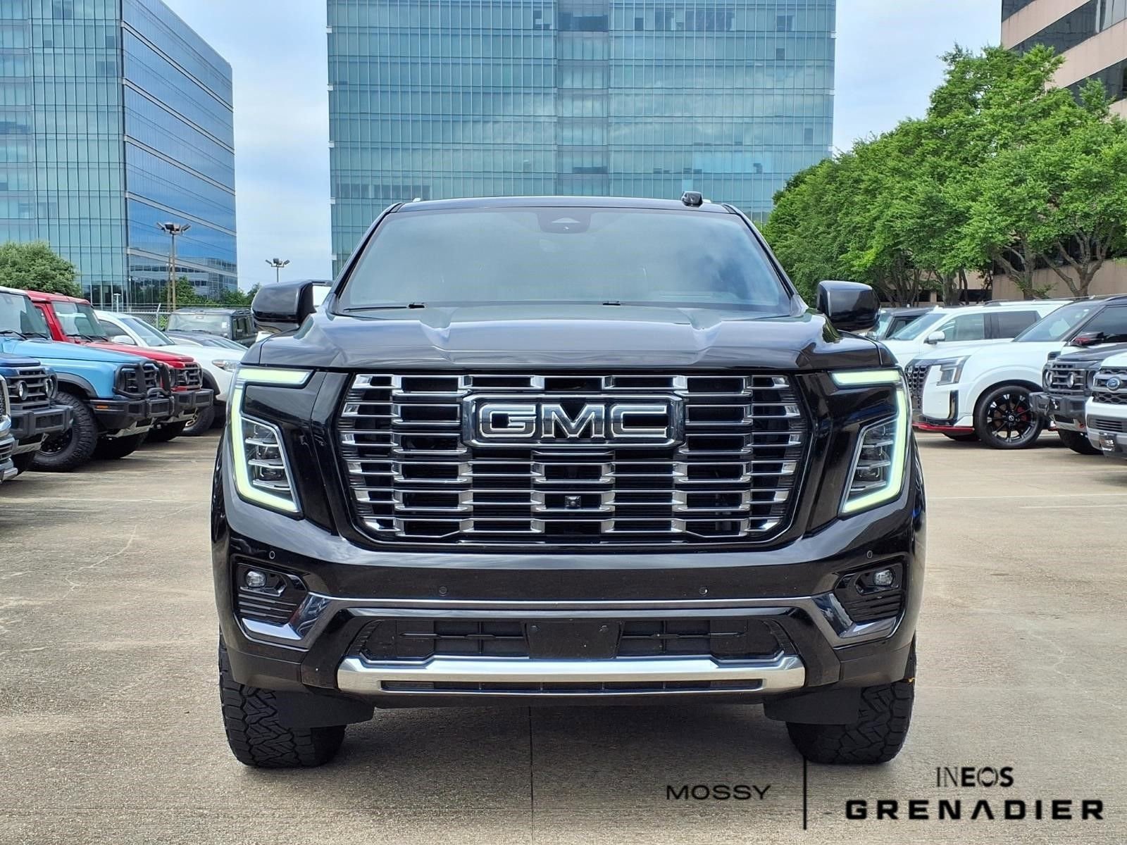 Used 2025 GMC Yukon XL Denali Ultimate image 3