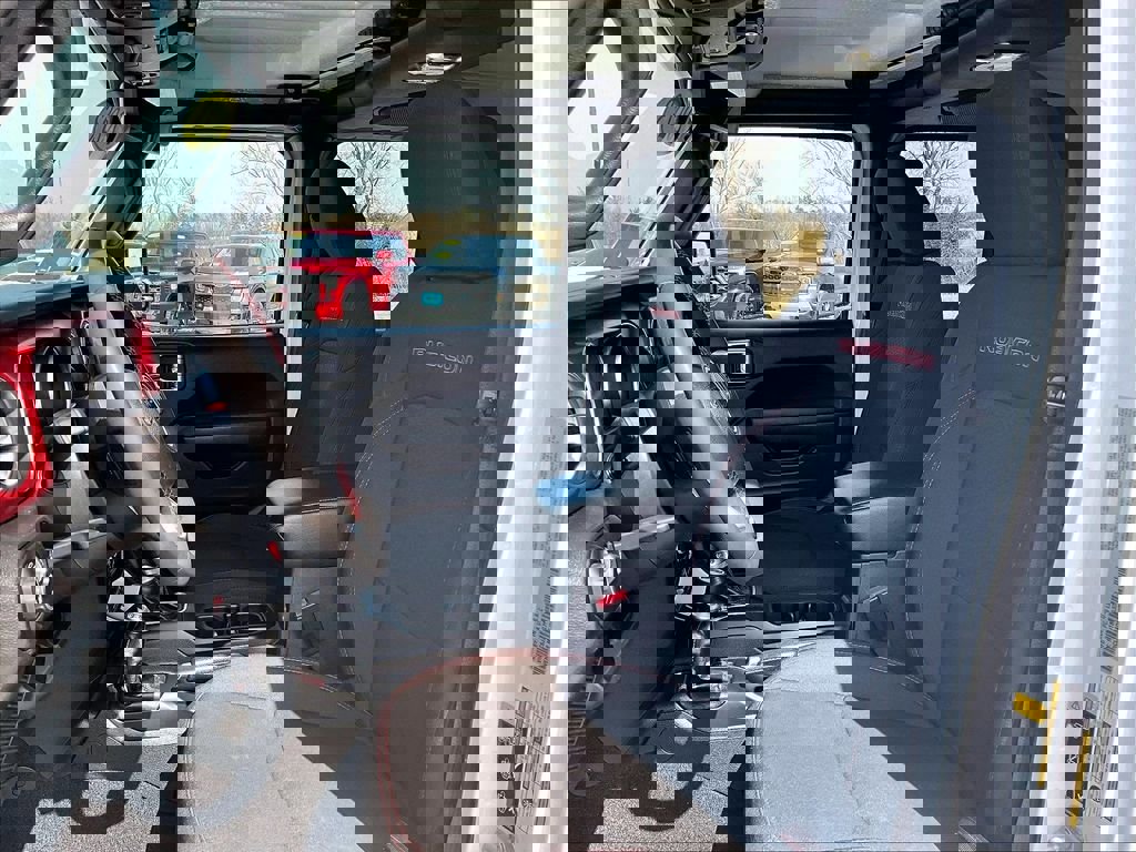 Used 2023 Jeep Gladiator Rubicon w/ Cold Weather Group image 10