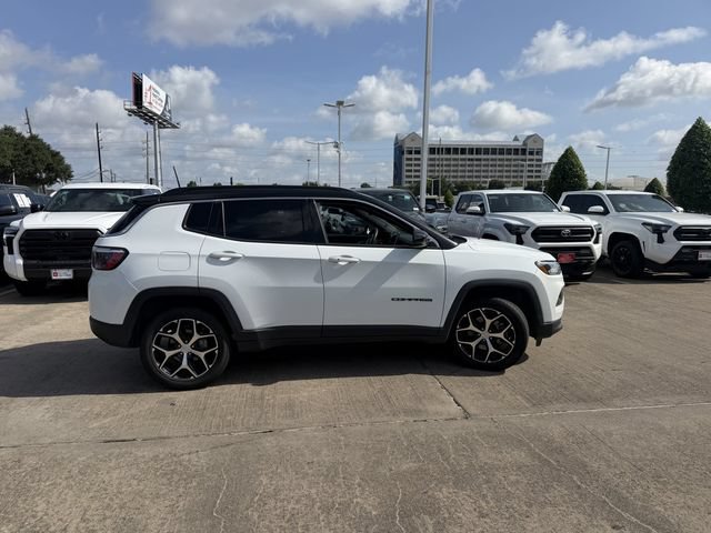 Used 2024 Jeep Compass Limited AWD/4WD image 4