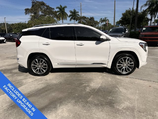 Used 2024 GMC Terrain Denali w/ Denali Premium Package AWD/4WD image 14