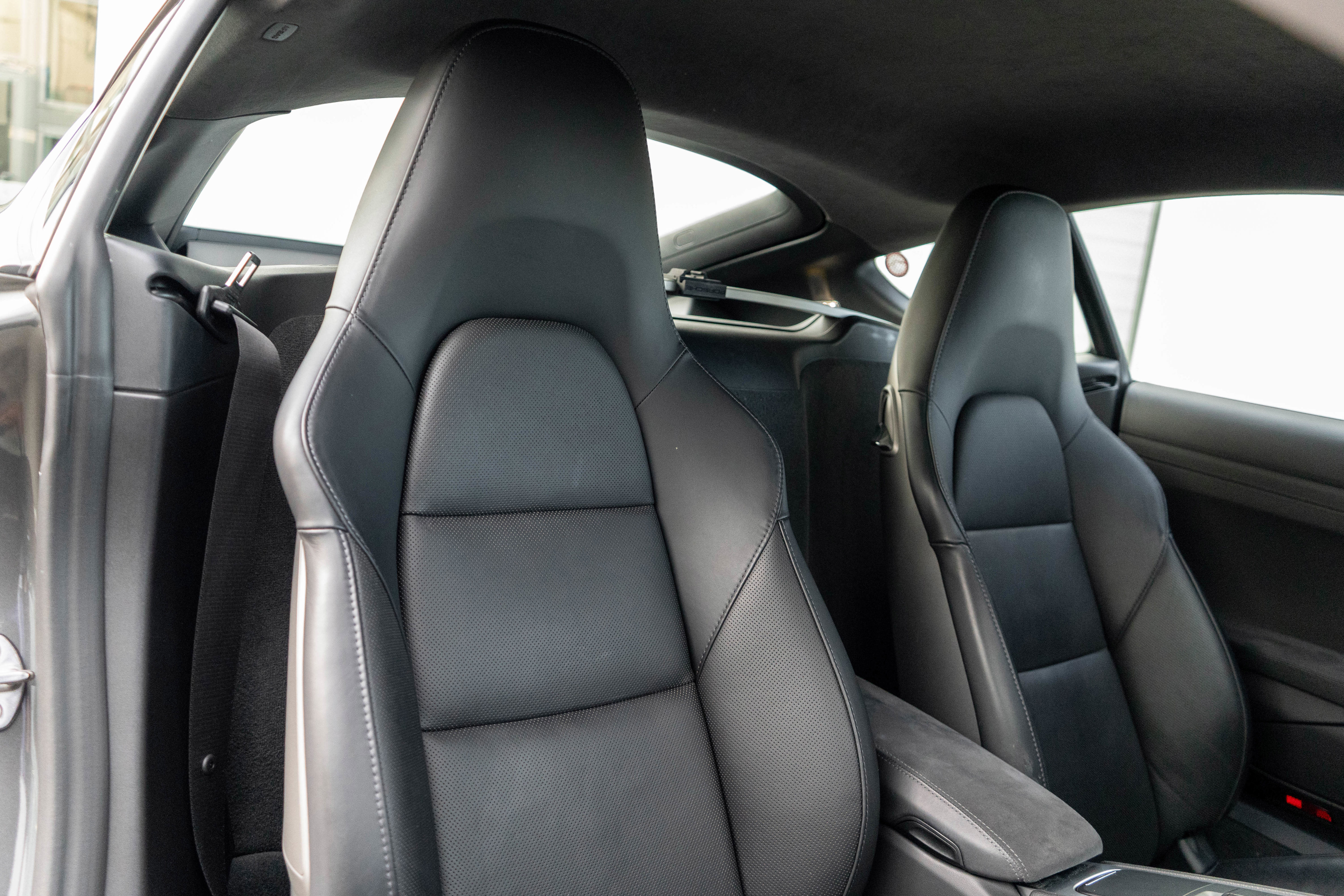 Used 2018 Porsche 718 Cayman GTS image 27