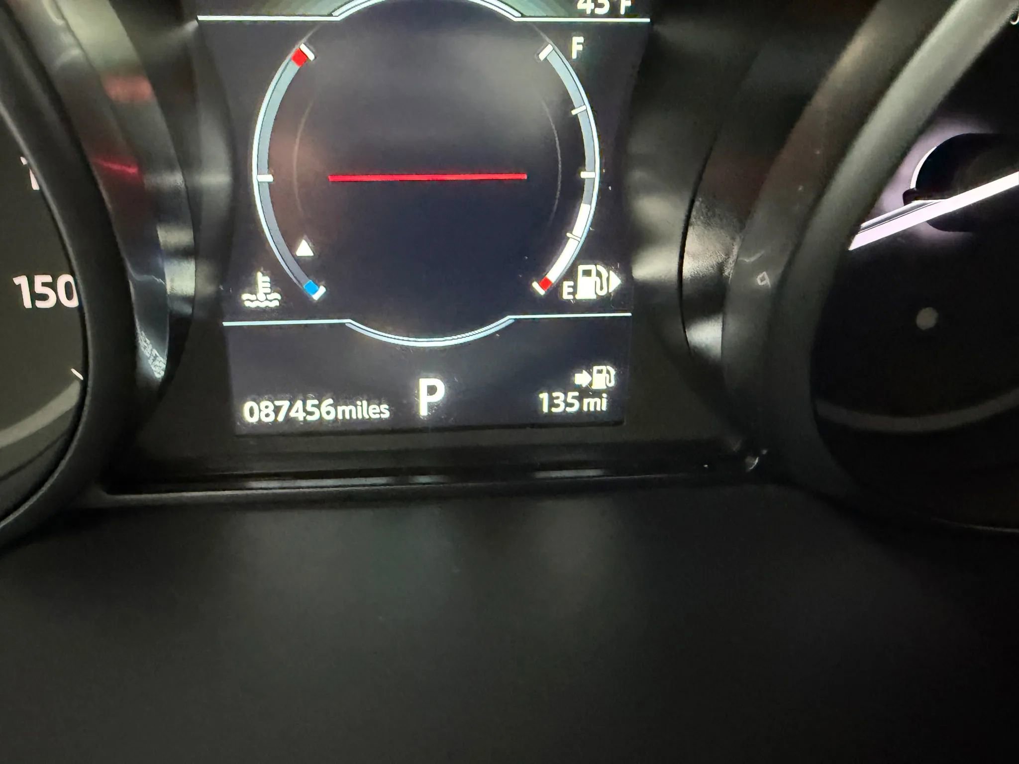 Used 2018 Land Rover Discovery Sport HSE AWD/4WD image 21
