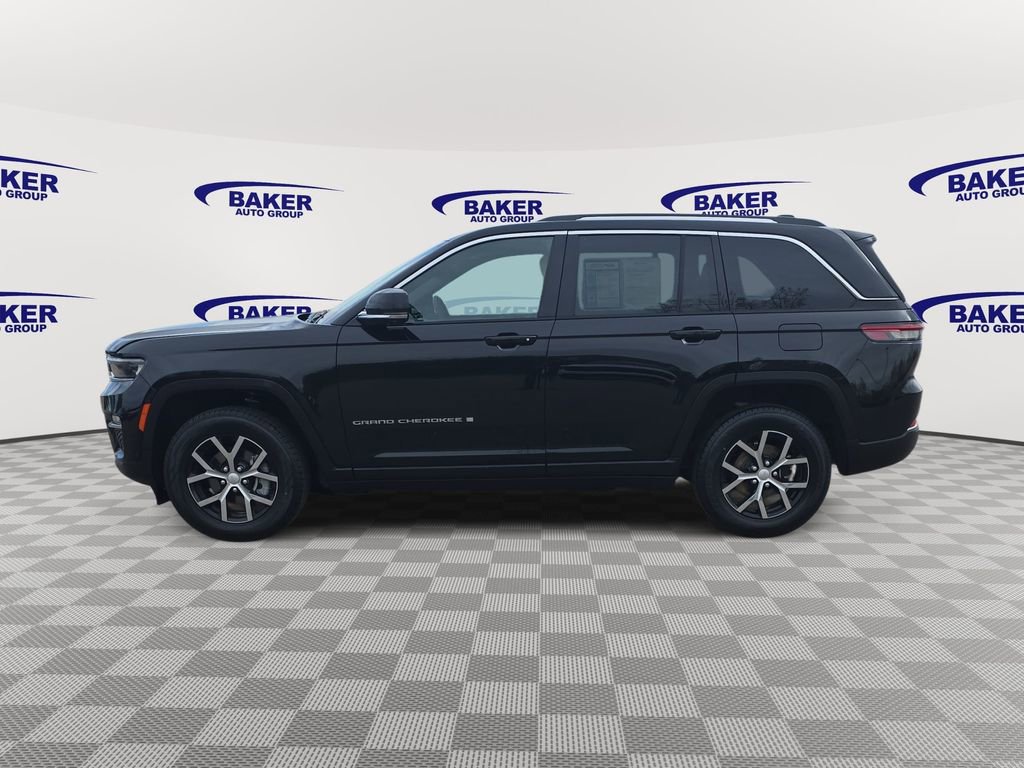 Used 2023 Jeep Grand Cherokee Limited w/ Luxury Tech Group II AWD/4WD image 8