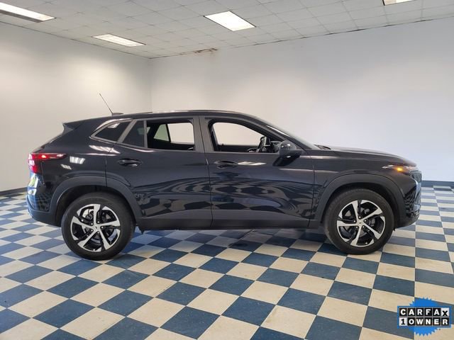 Used 2024 Chevrolet Trax RS w/ Sunroof Package image 9