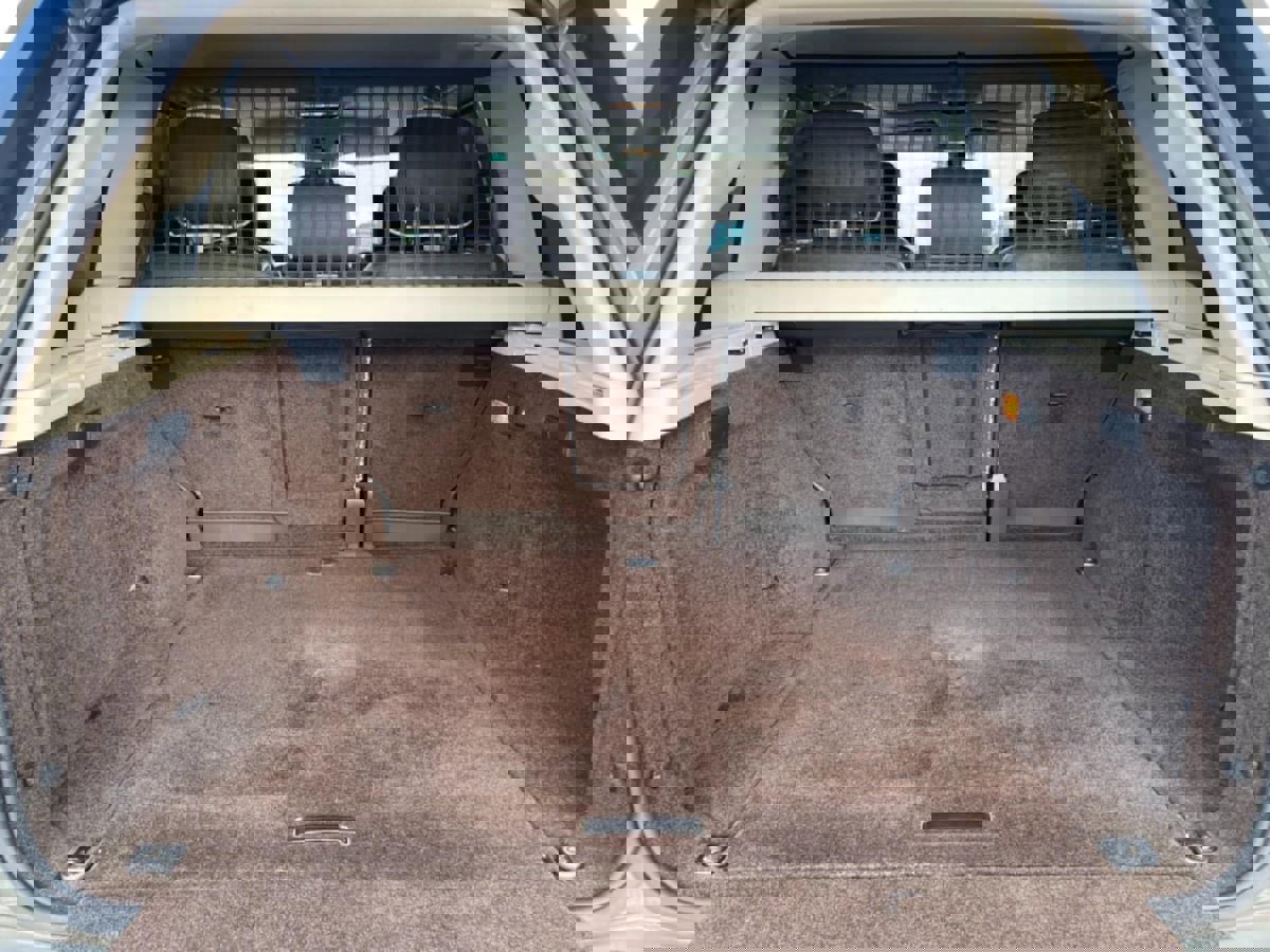 Used 2010 Land Rover Range Rover Supercharged image 38