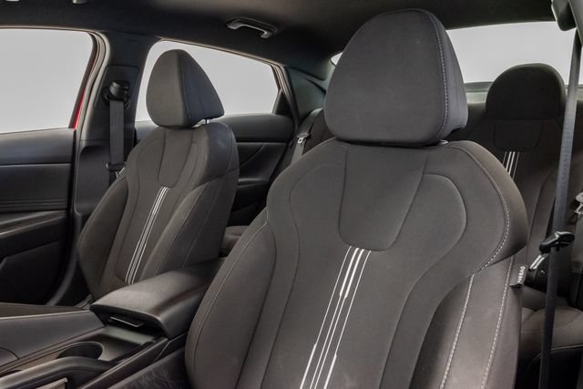Used 2025 Hyundai Elantra Sport FWD image 9
