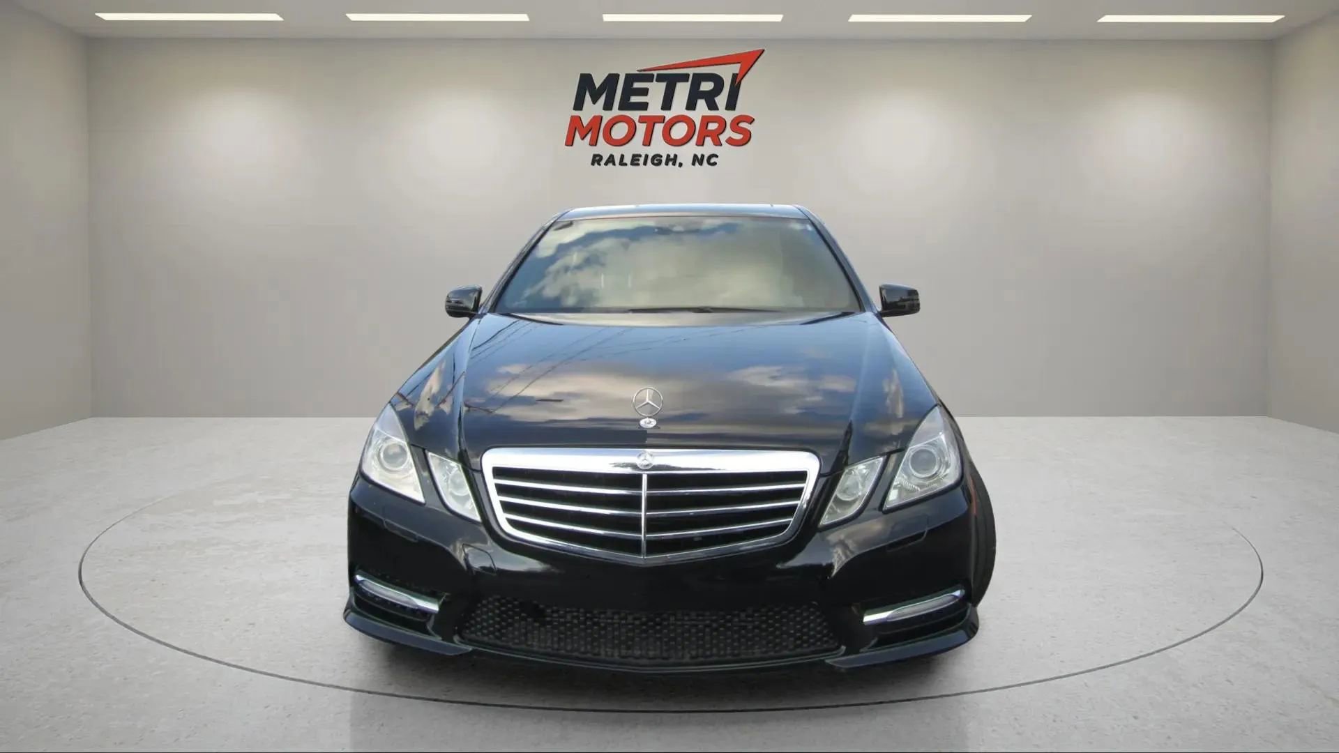 Used 2012 Mercedes-Benz E 350 BlueTEC Sedan image 2