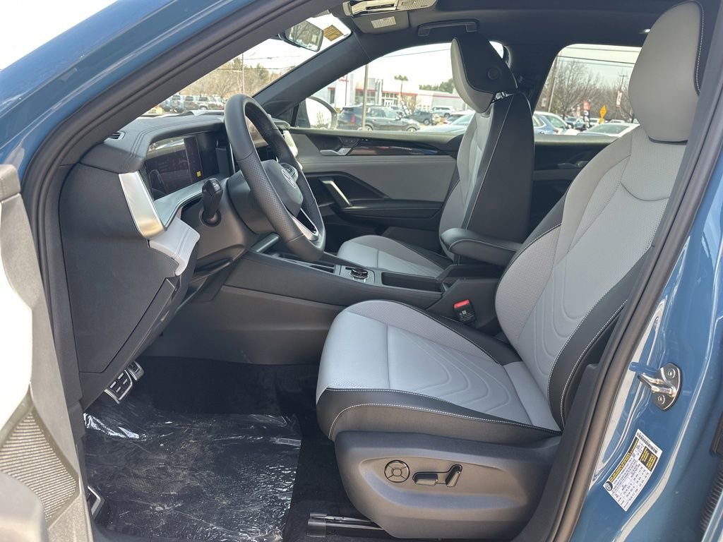 New 2026 Volkswagen Tiguan SE R-Line AWD/4WD image 9