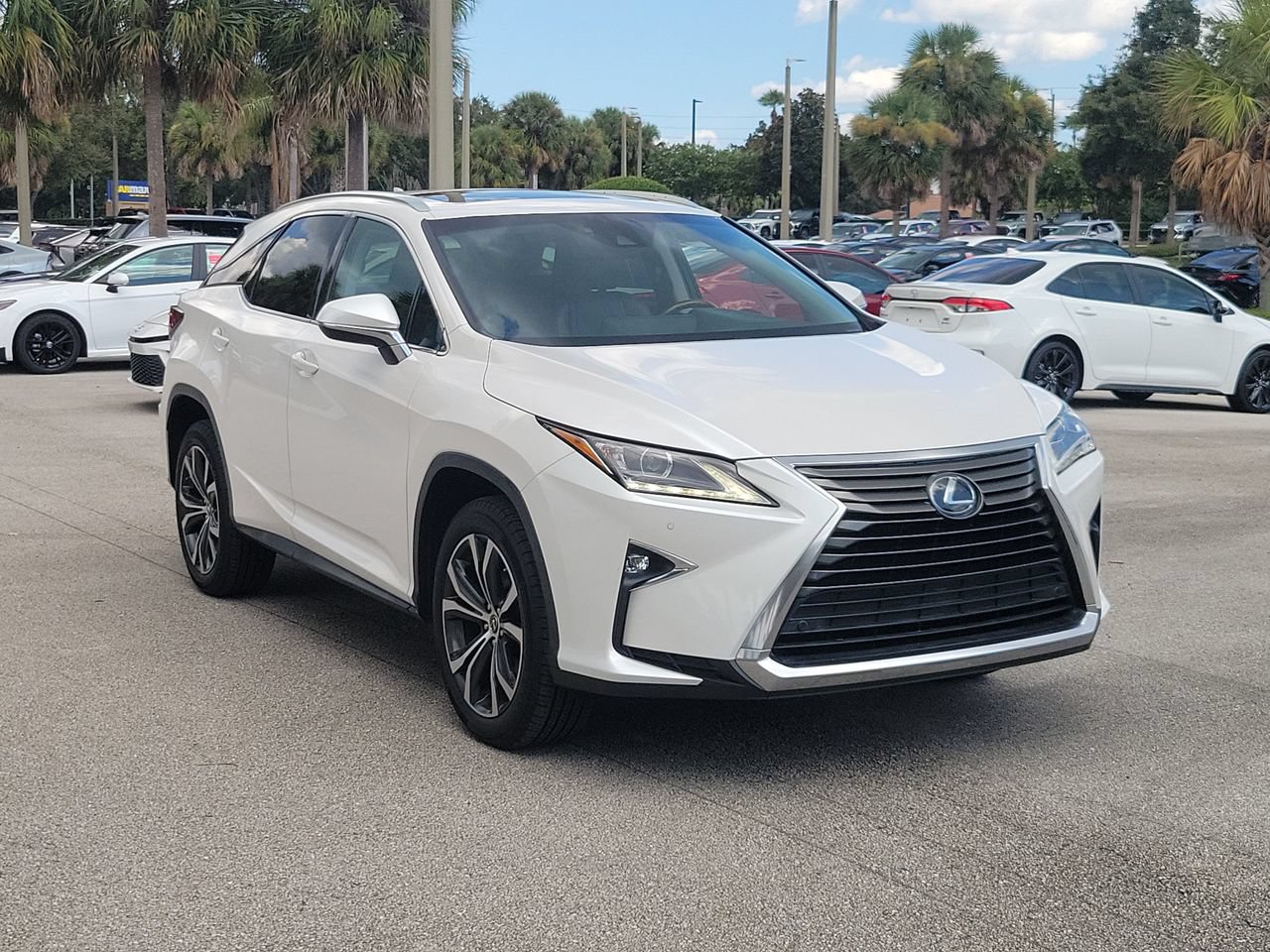 Used 2019 Lexus RX 350 FWD w/ Navigation Package image 2