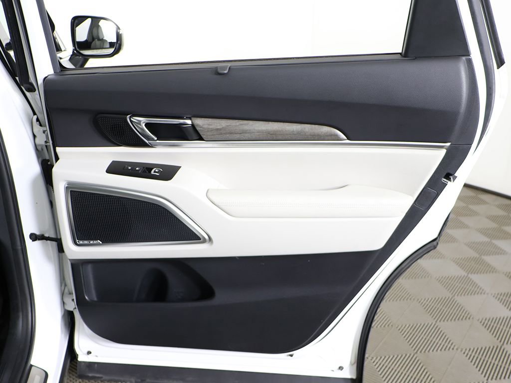 Used 2020 Kia Telluride SX w/ SX Prestige Package image 32