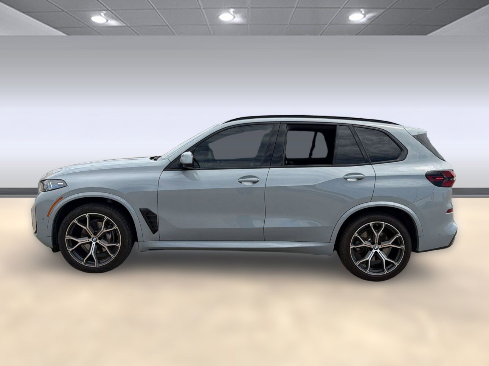 Used 2025 BMW X5 sDrive40i w/ M Sport Package image 2