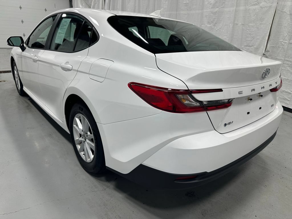 Used 2026 Toyota Camry LE FWD image 5