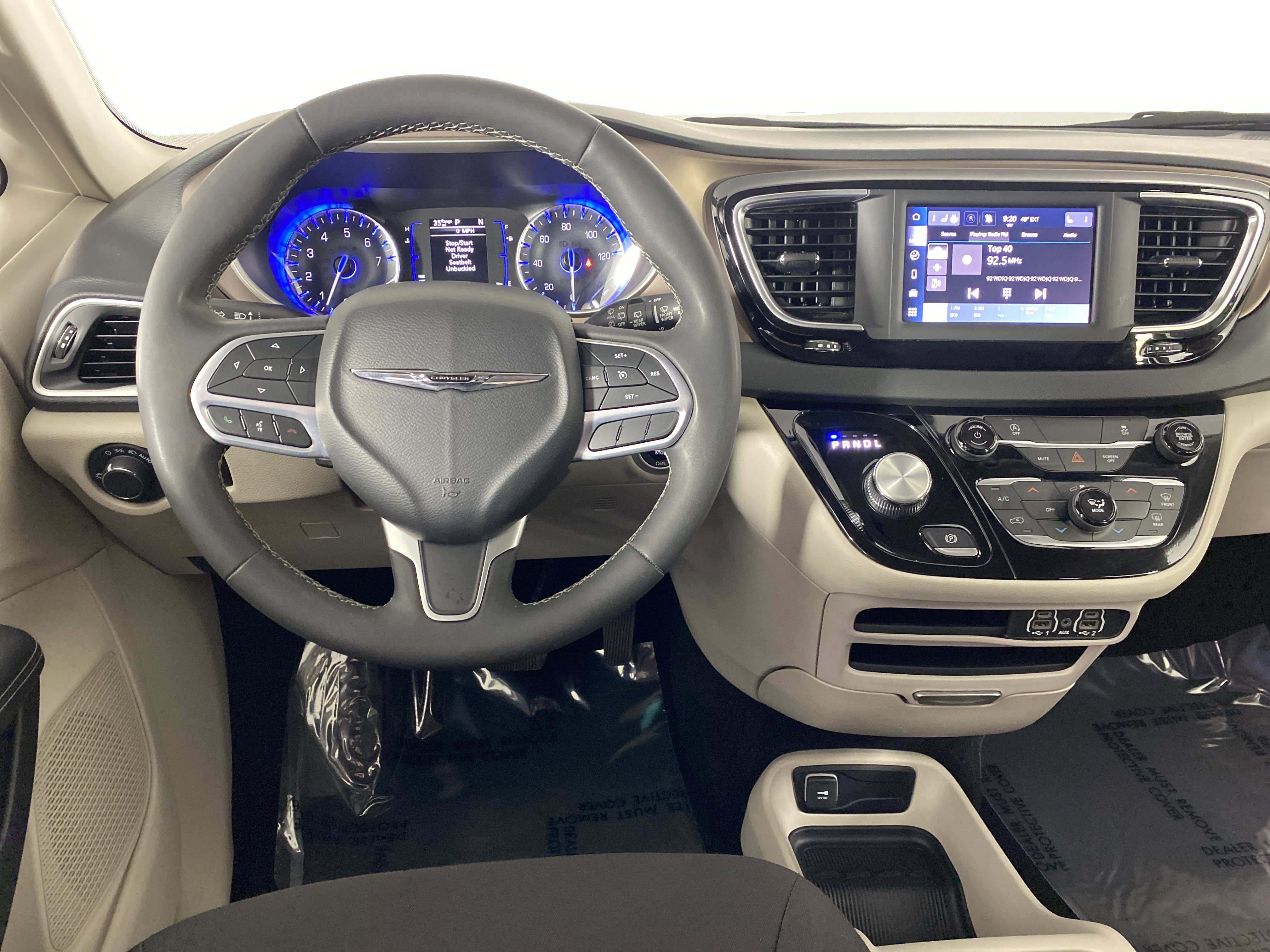 Used 2023 Chrysler Voyager LX image 20