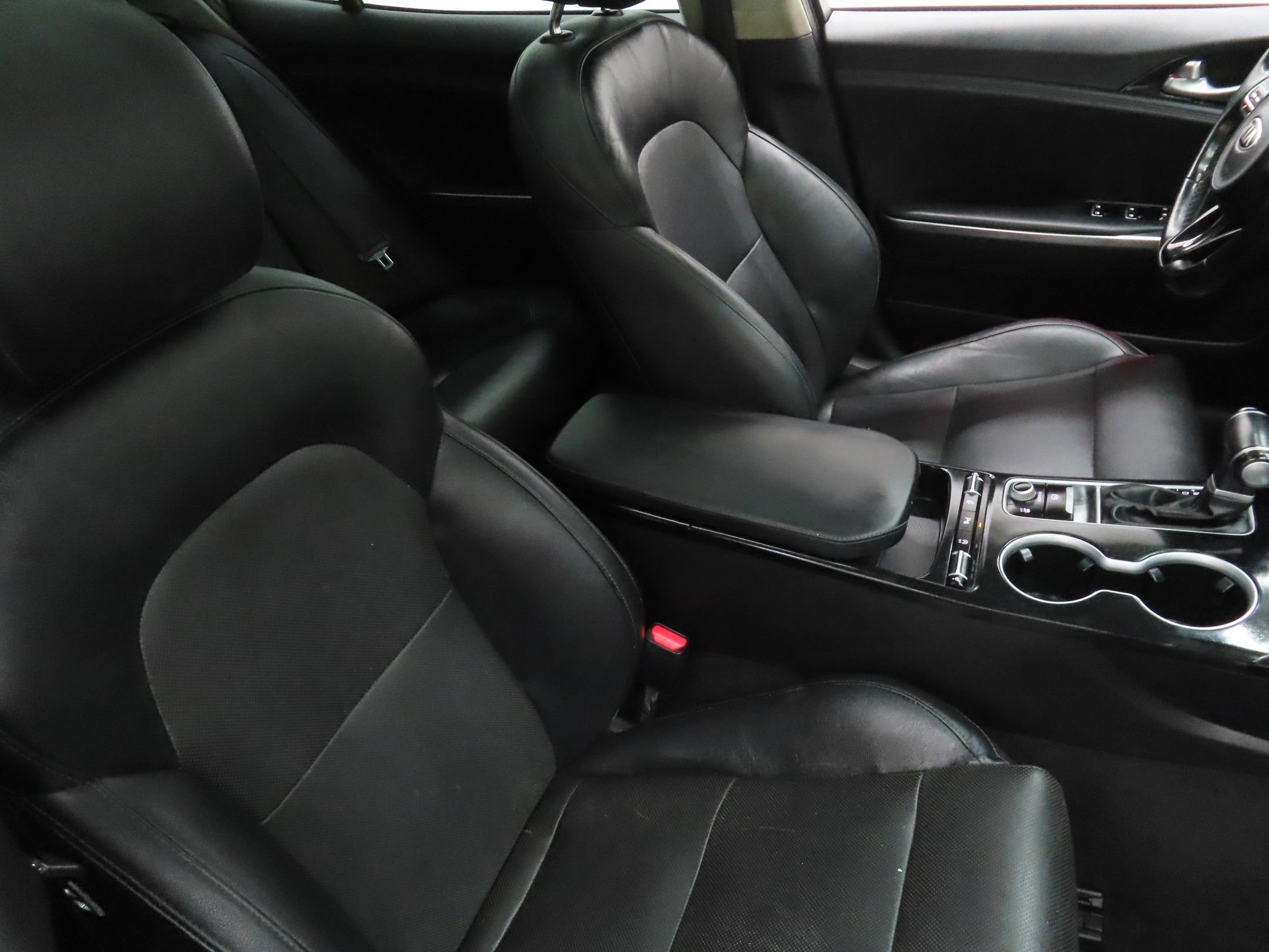 Used 2018 Kia Stinger Premium AWD/4WD image 27