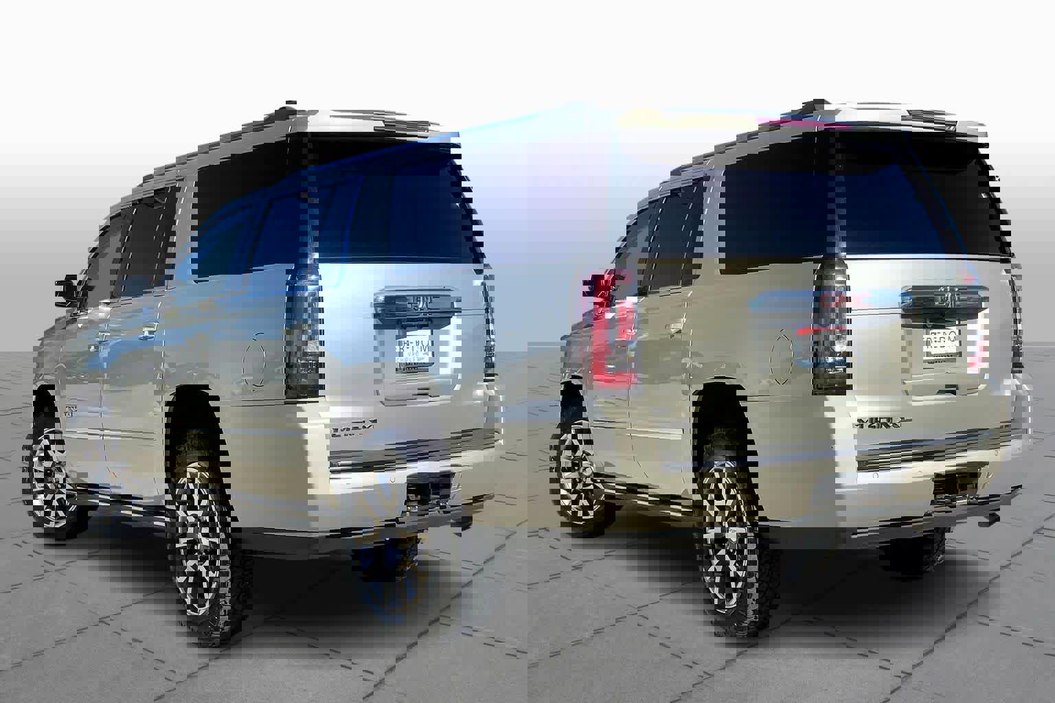 Used 2016 GMC Yukon XL Denali w/ Open Road Package image 11