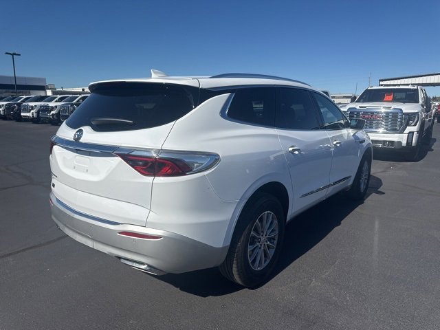 Used 2024 Buick Enclave Premium image 3