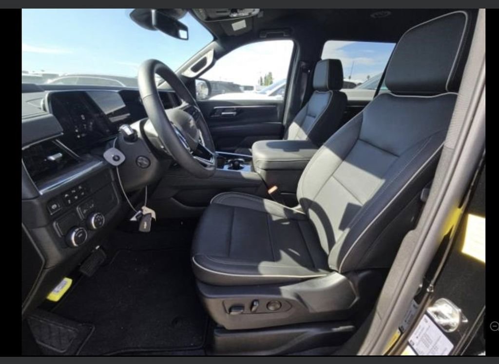 Used 2025 Chevrolet Tahoe Premier image 9