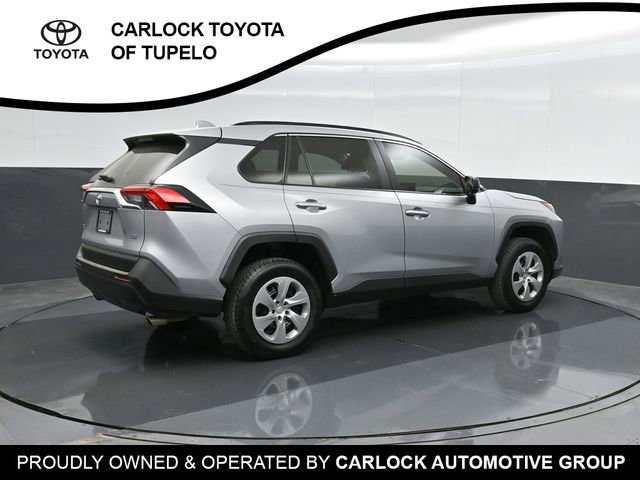 Used 2020 Toyota RAV4 LE image 3