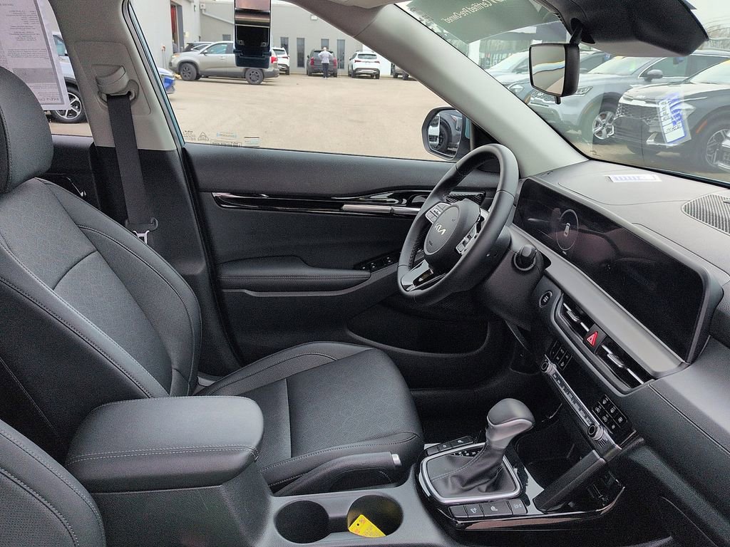 Used 2024 Kia Seltos EX image 7