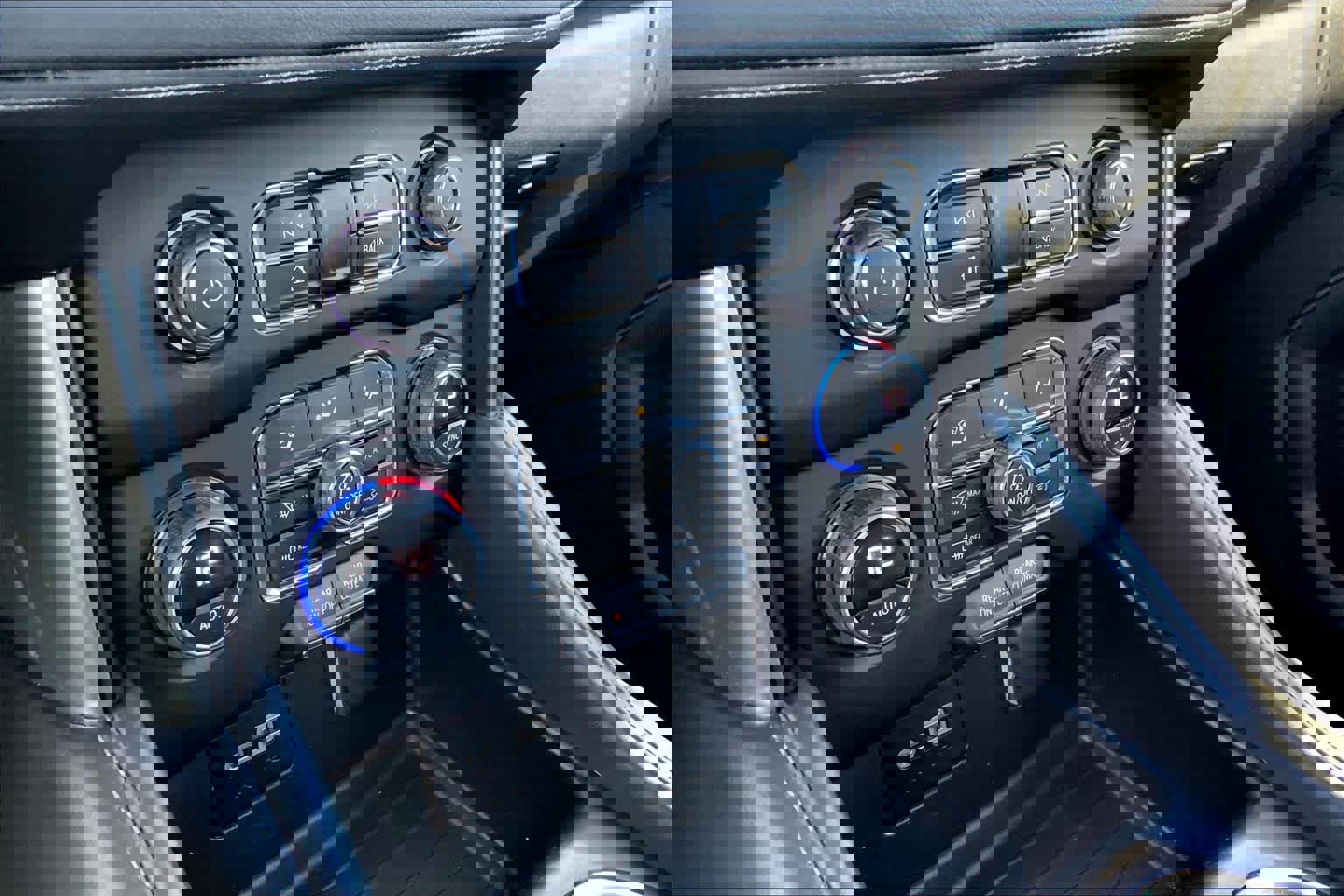 Used 2023 Chevrolet Suburban LS image 32