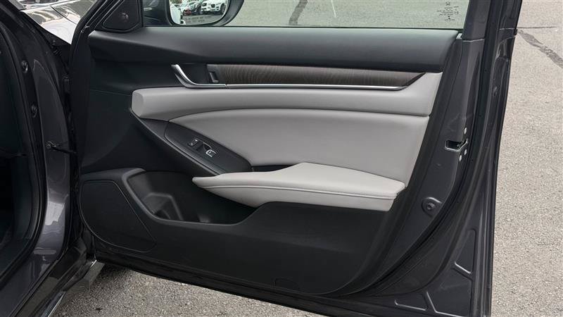Used 2018 Honda Accord EX-L image 33