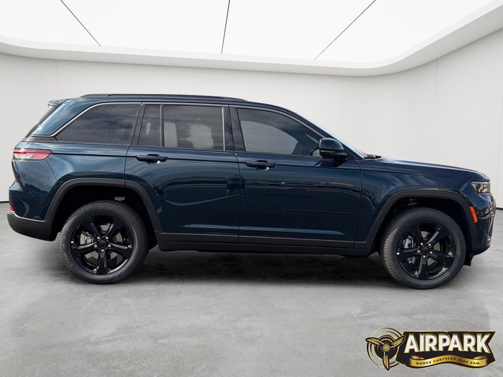 New 2026 Jeep Grand Cherokee Limited w/ Limited Altitude Package AWD/4WD image 3