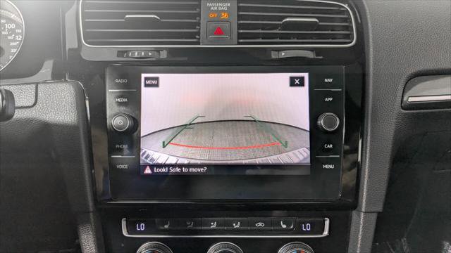 Used 2018 Volkswagen GTI SE image 34