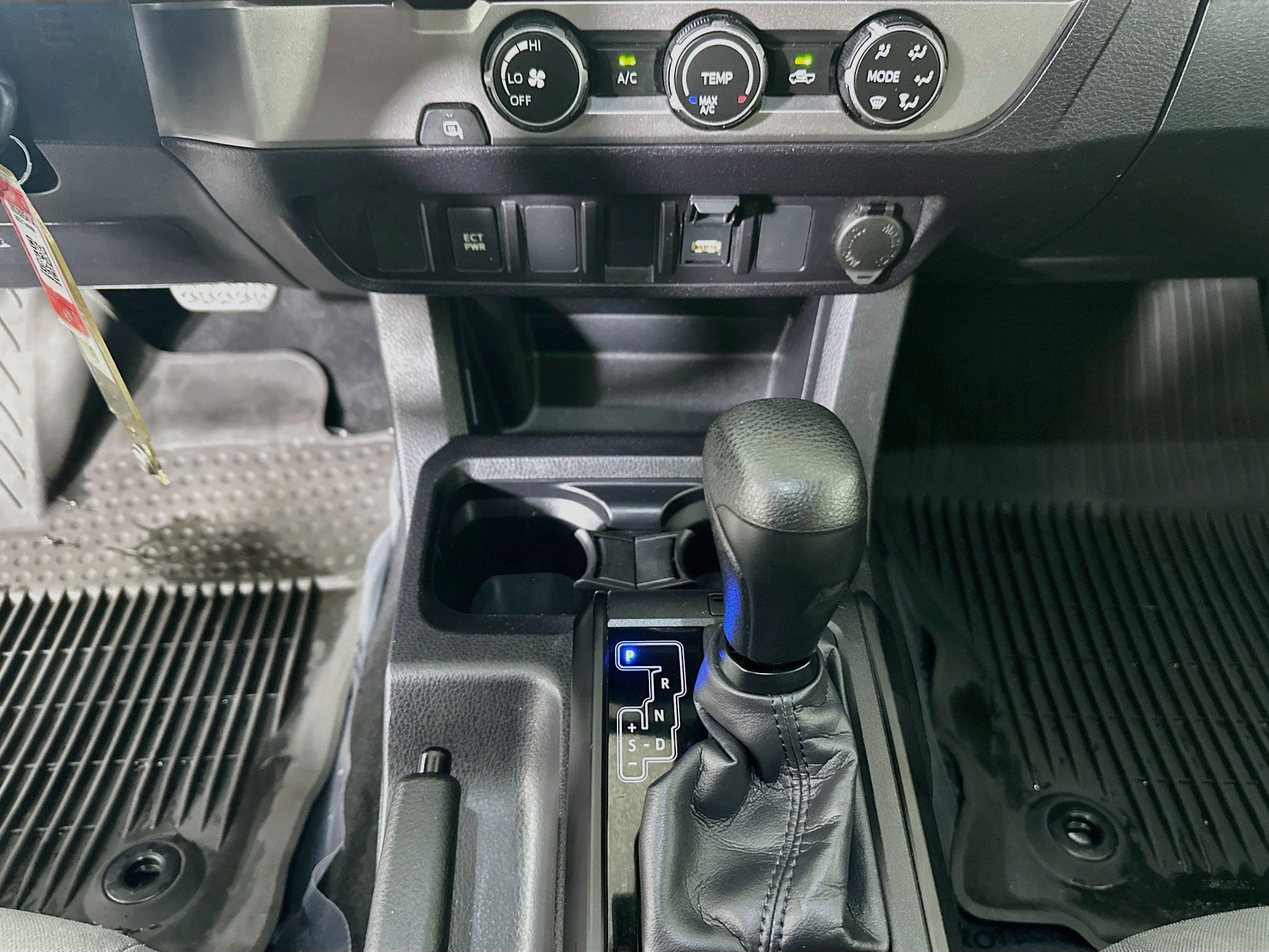 Used 2022 Toyota Tacoma SR w/ SR Convenience Package RWD image 22