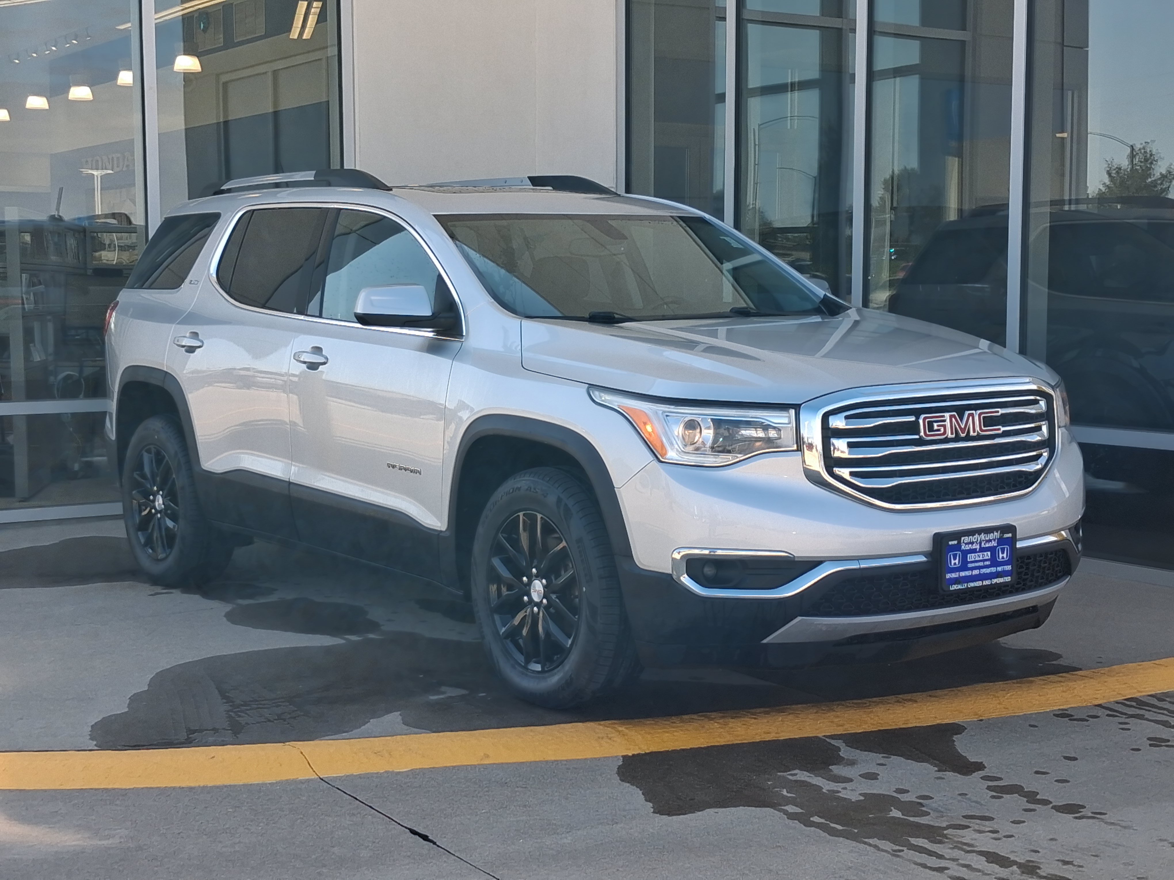 Used 2018 GMC Acadia SLT AWD/4WD image 4