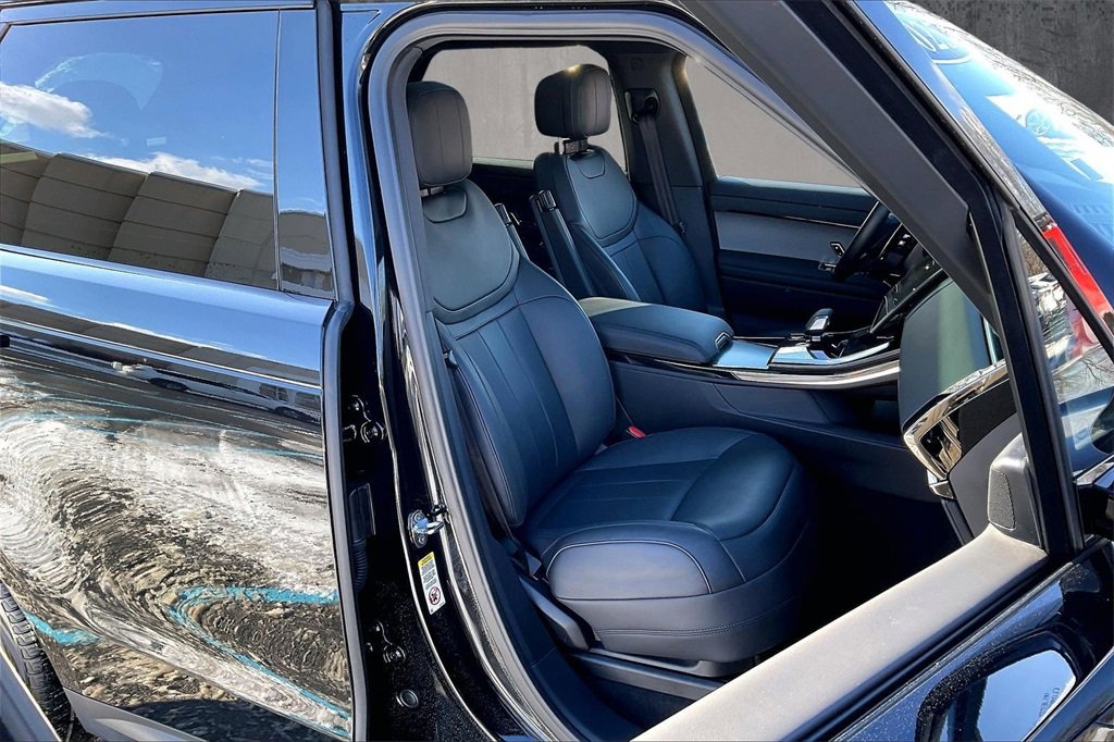 Certified 2025 Land Rover Range Rover Sport SE image 29