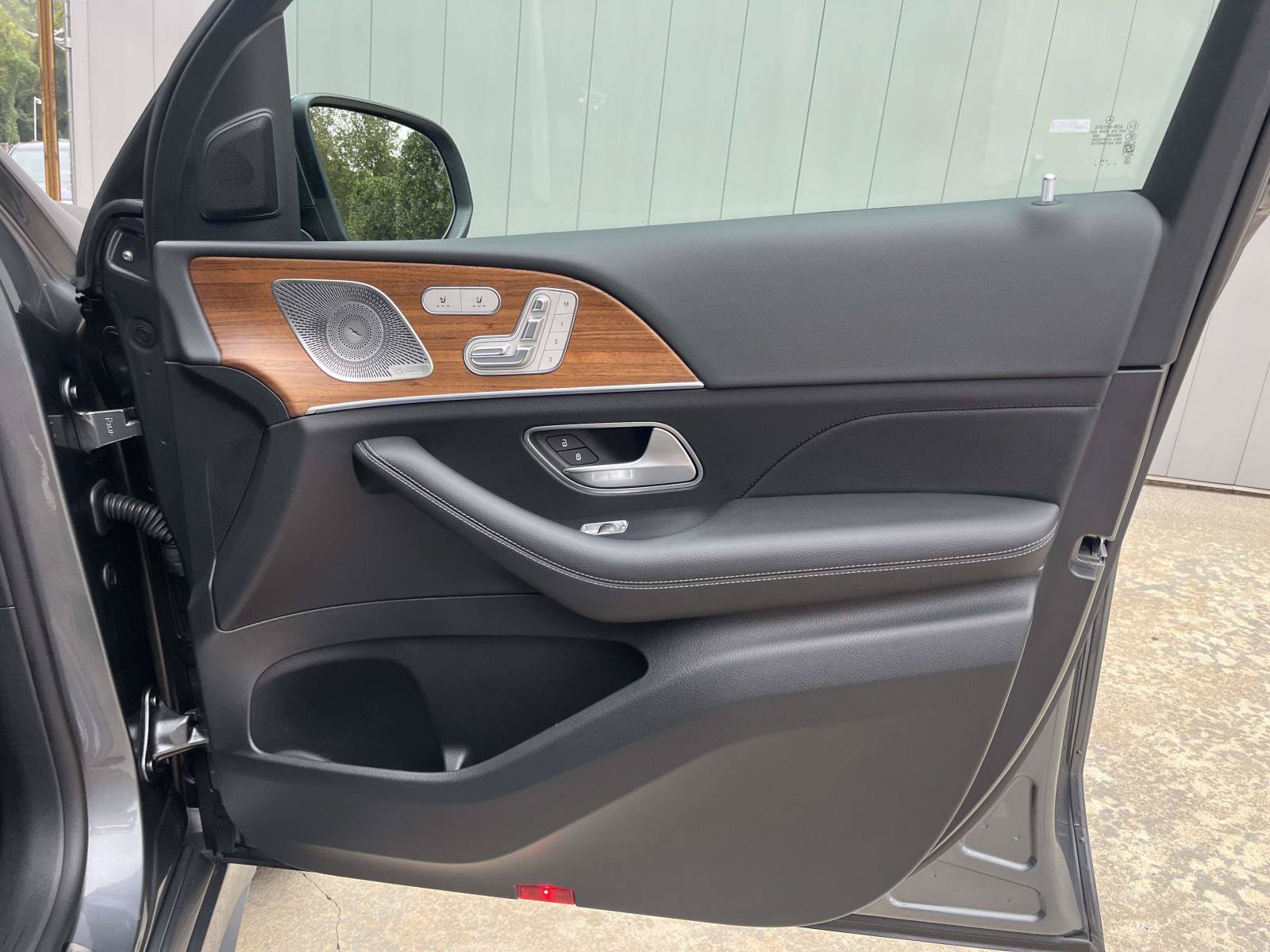 Certified 2025 Mercedes-Benz GLE 350 4MATIC image 49