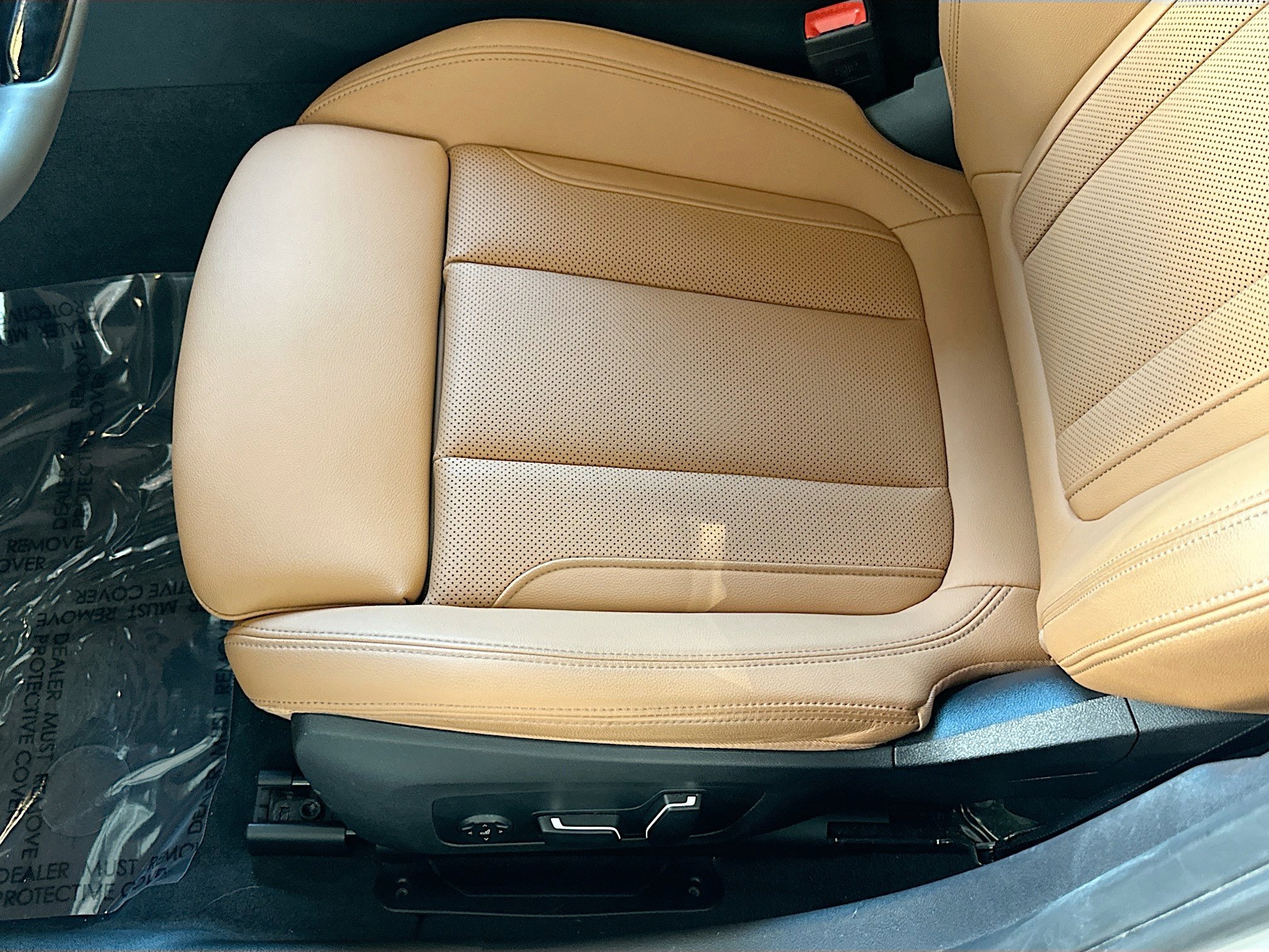 Certified 2025 BMW 330i Sedan w/ M Sport Package image 19