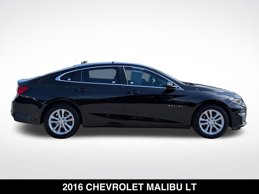 Used 2016 Chevrolet Malibu LT w/ Leather Package FWD image 10