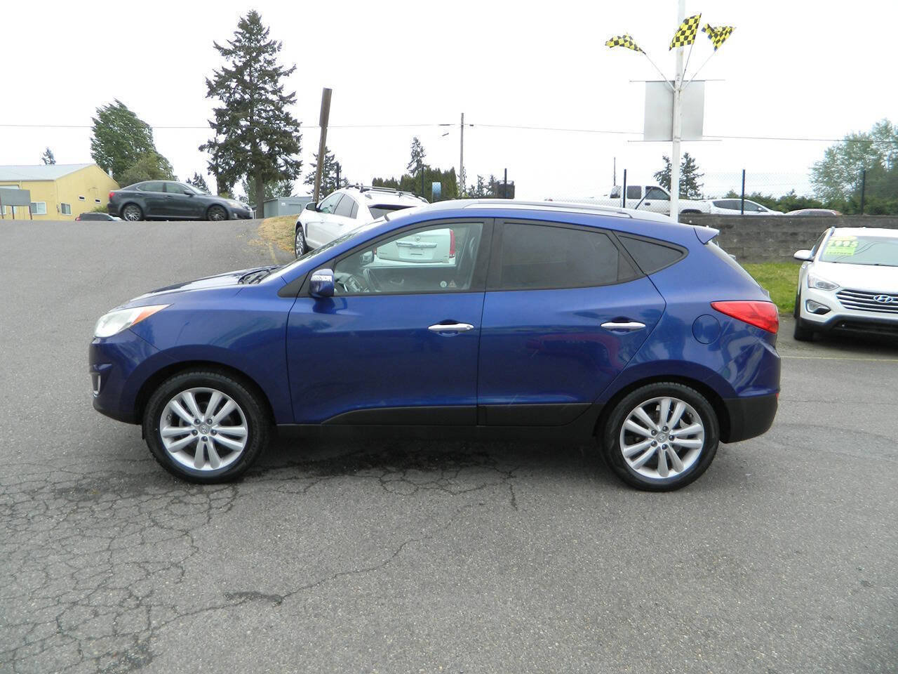 Used 2010 Hyundai Tucson Limited FWD image 5