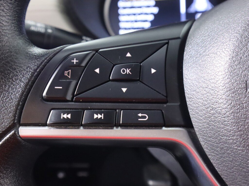 Used 2020 Nissan Versa SV FWD image 12