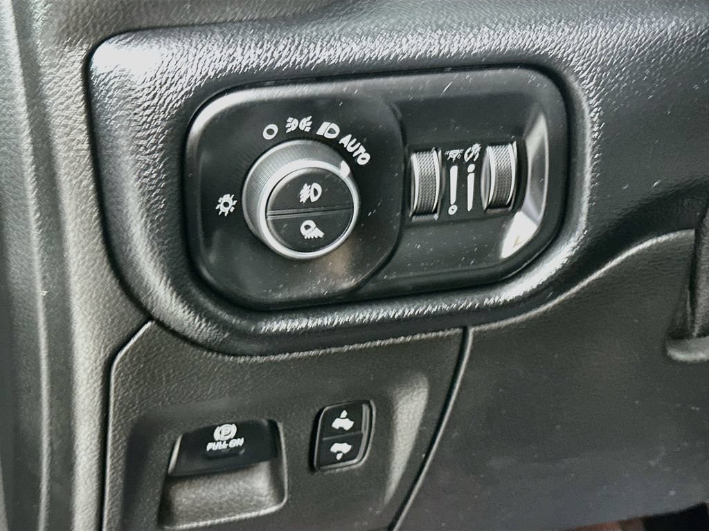 Certified 2019 RAM 1500 Big Horn AWD/4WD image 16