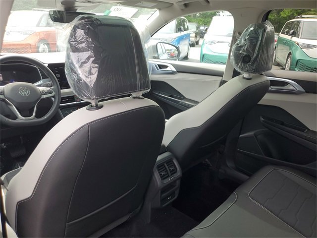New 2025 Volkswagen Taos SE image 12