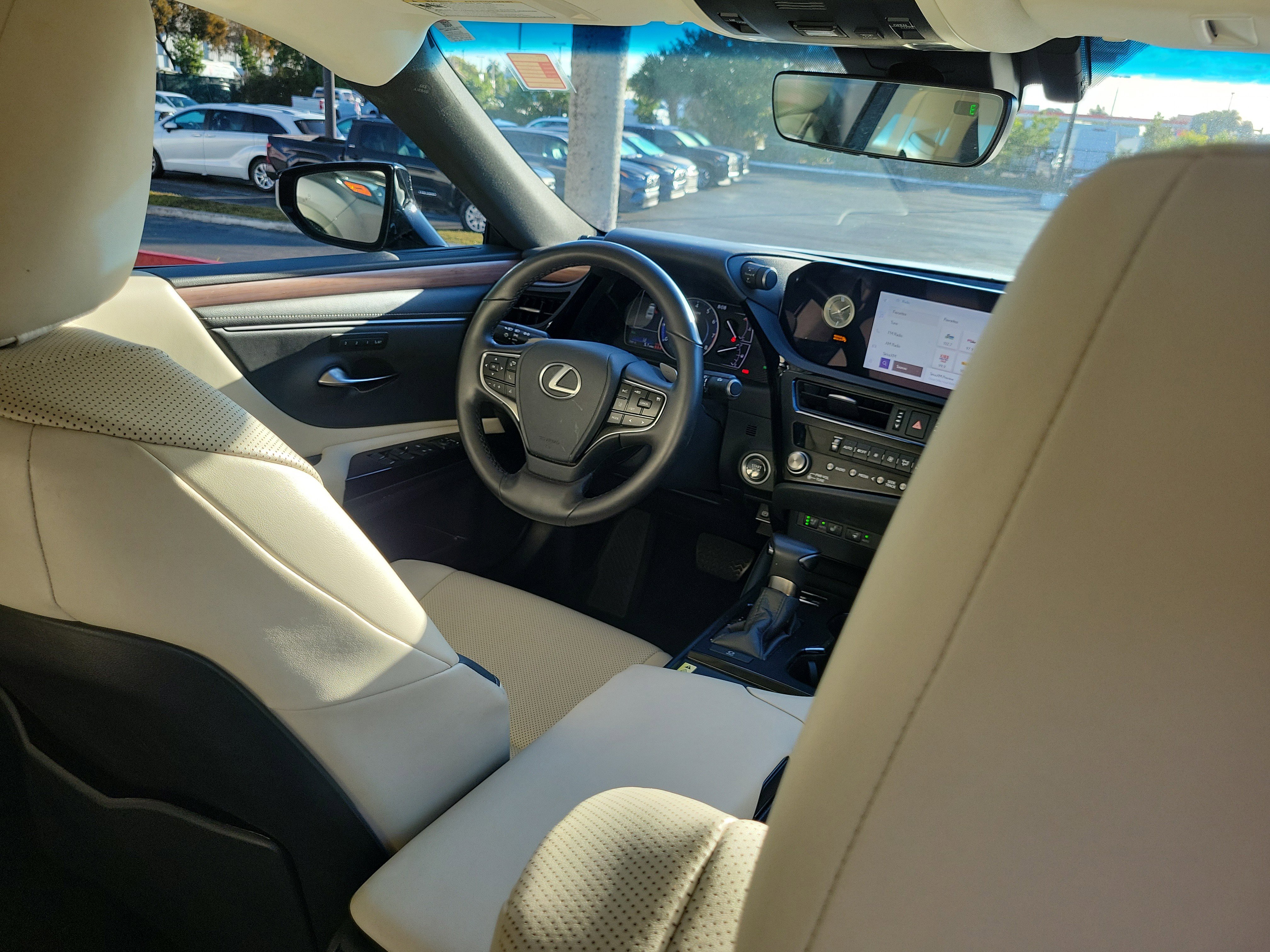 Used 2024 Lexus ES 350 w/ Premium Package image 12