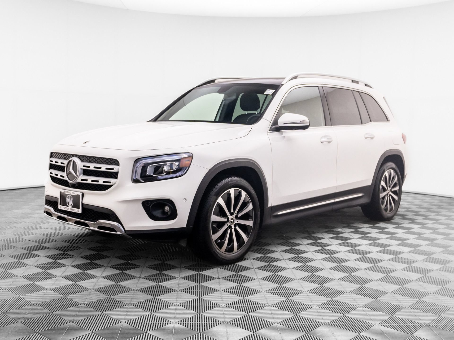 Used 2023 Mercedes-Benz GLB 250 4MATIC image 1