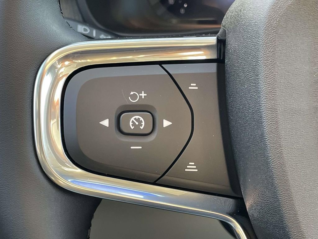 New 2026 Volvo XC40 B4 Plus w/ Protection Package Premier FWD image 10